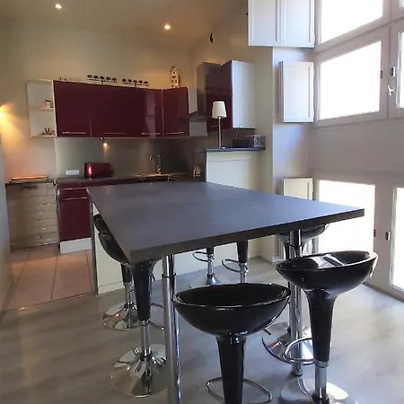 Duplex Quartier Cathedrale Parking Prive
